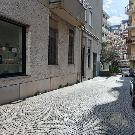 Daire The Boulevard Alcove, Semi-central&quiet Suite, With Balcony!