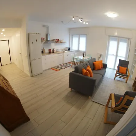The Boulevard Alcove, Semi-central&quiet Suite, With Balcony! Daire Lecco