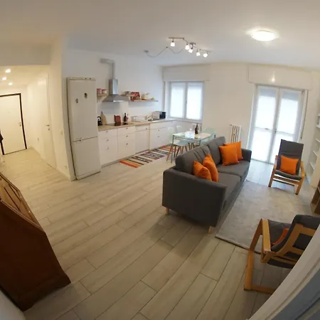 The Boulevard Alcove Semi-central&quiet Suite, With Balcony! Apartment Lecco