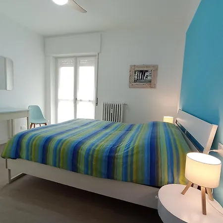 The Boulevard Alcove, Semi-central&quiet Suite, With Balcony! Daire