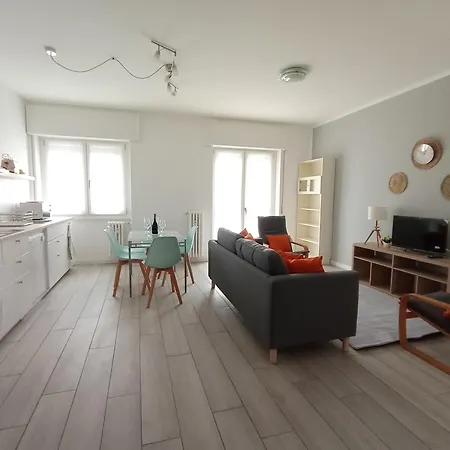 The Boulevard Alcove Semi-central&quiet Suite, With Balcony! Apartment Lecco
