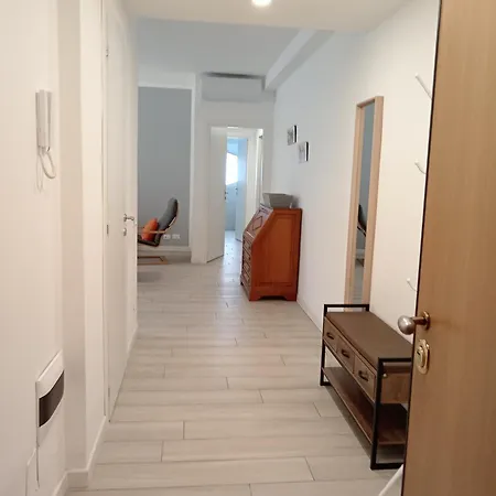 The Boulevard Alcove, Semi-central&quiet Suite, With Balcony! Daire