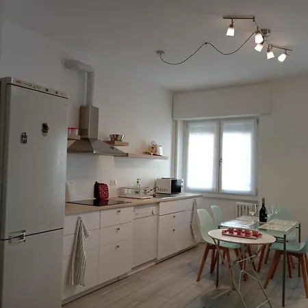 The Boulevard Alcove Semi-central&quiet Suite, With Balcony! Apartment Lecco