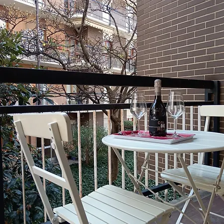 The Boulevard Alcove Semi-central&quiet Suite, With Balcony!