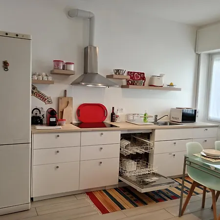 The Boulevard Alcove, Semi-central&quiet Suite, With Balcony! Lecco
